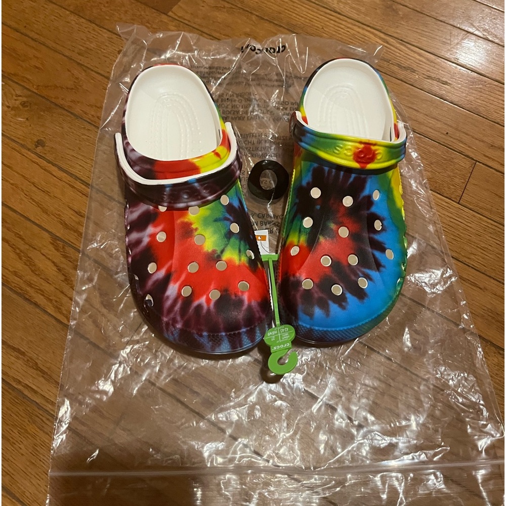 🚫🚫🚫🚫🚫🚫SOLD BRAND NEW Tie-dye Crocs unisex men’s 9/women’s 11🚫🚫🚫🚫🚫